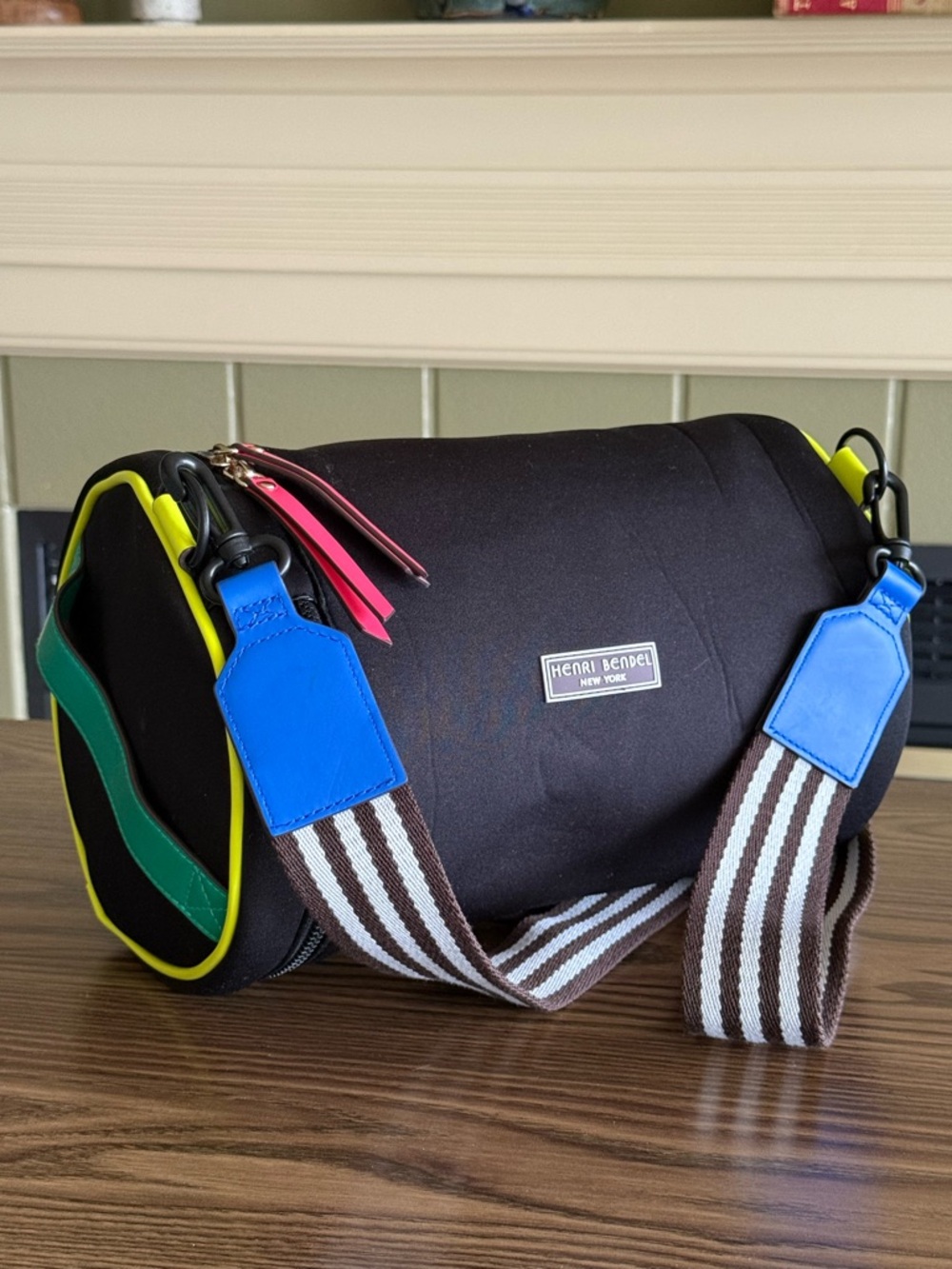 NWT Henri Bendel New York Neoprene Crossbody Cooler Bag—Dead Stock